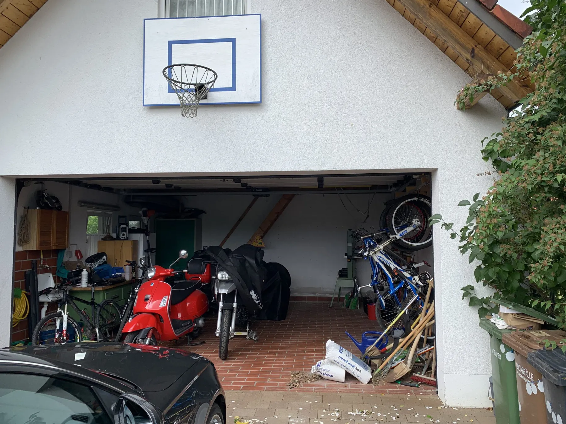 Gutachten eines Feuchte- und Wasserschadens in einer Garage in München – Förtsch Experts