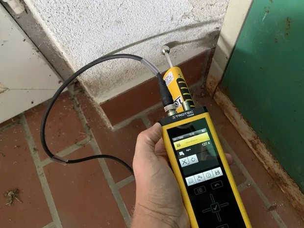 Gutachten eines Feuchte- und Wasserschadens in einer Garage in München